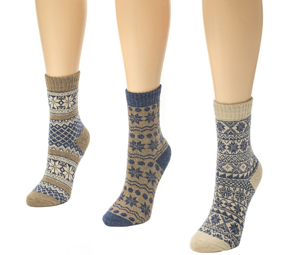 MUK LUKS Women's 3Pair Holiday Crew Socks Page 1 —