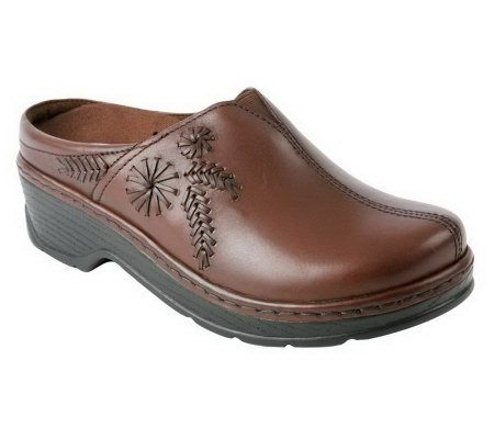 world of clogs clearance