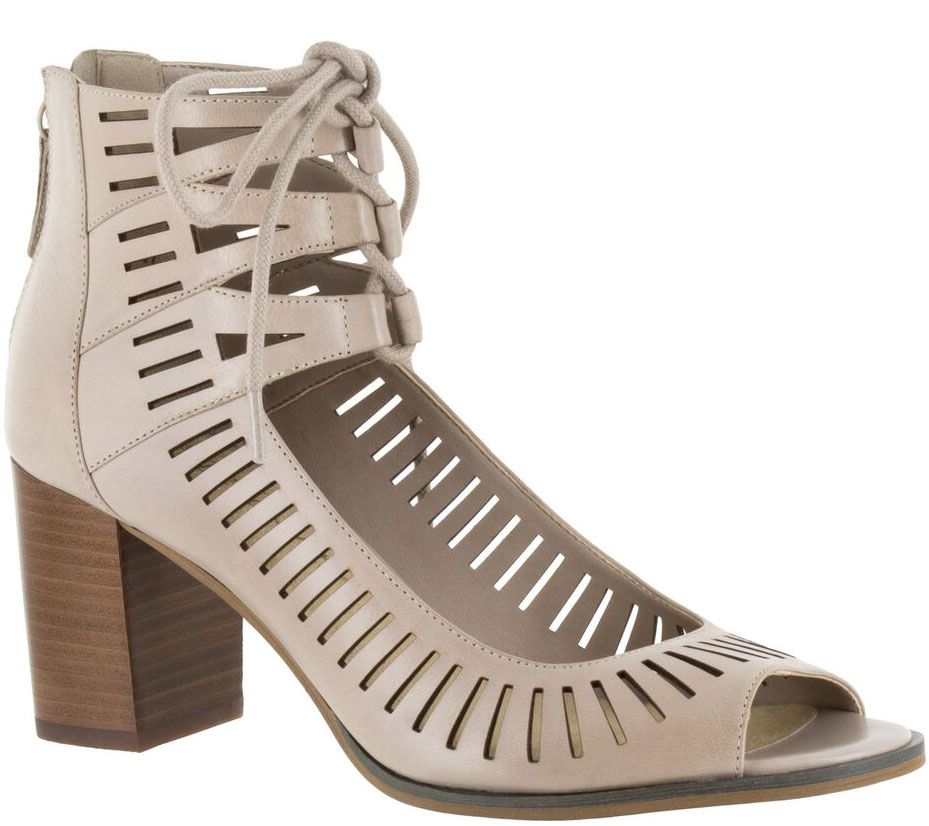 bella vita delaney block heel sandals