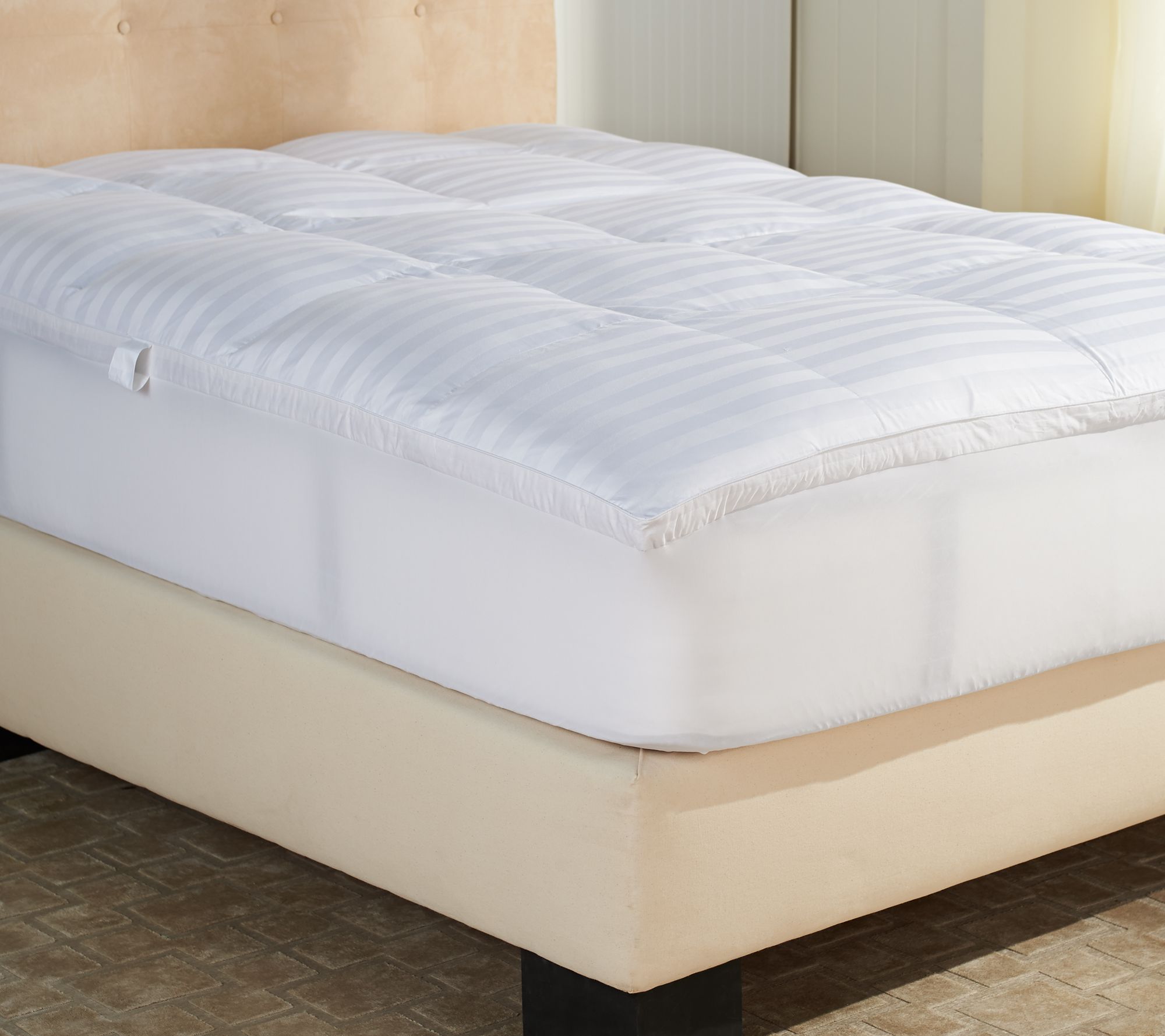 Northern Nights Queen Ultra Feather Bed w/ Handles and 2" Gusset Page
