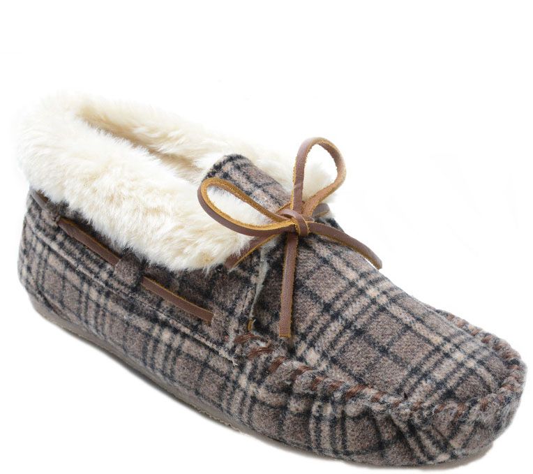 minnetonka anne clog slipper