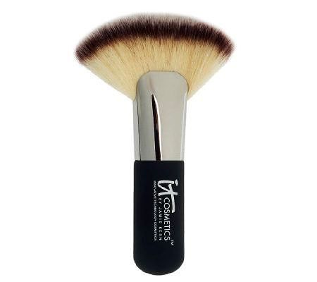 UPC 817919010255 product image for IT Cosmetics Heavenly Luxe Mega-Fat Fan Brush | upcitemdb.com