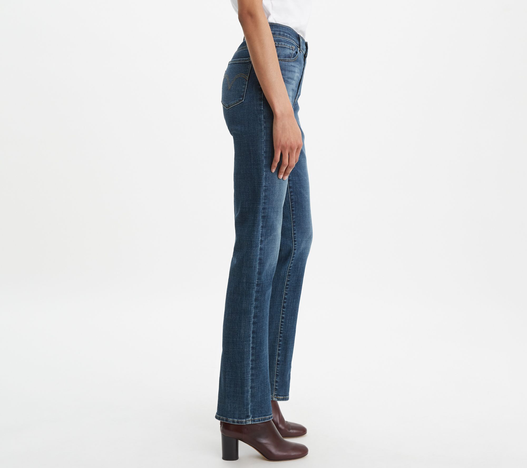 levi classic fit straight leg jeans