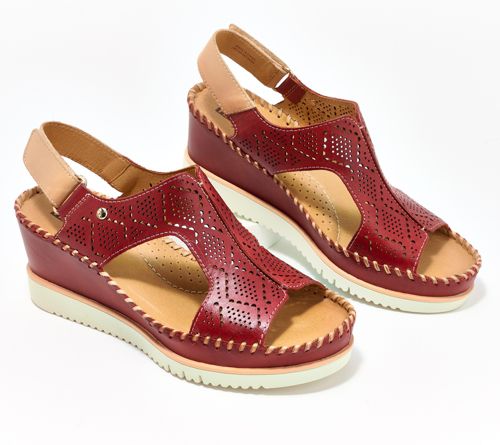 Sandalias de Cuero Perforadas con Tacón Pikolinos