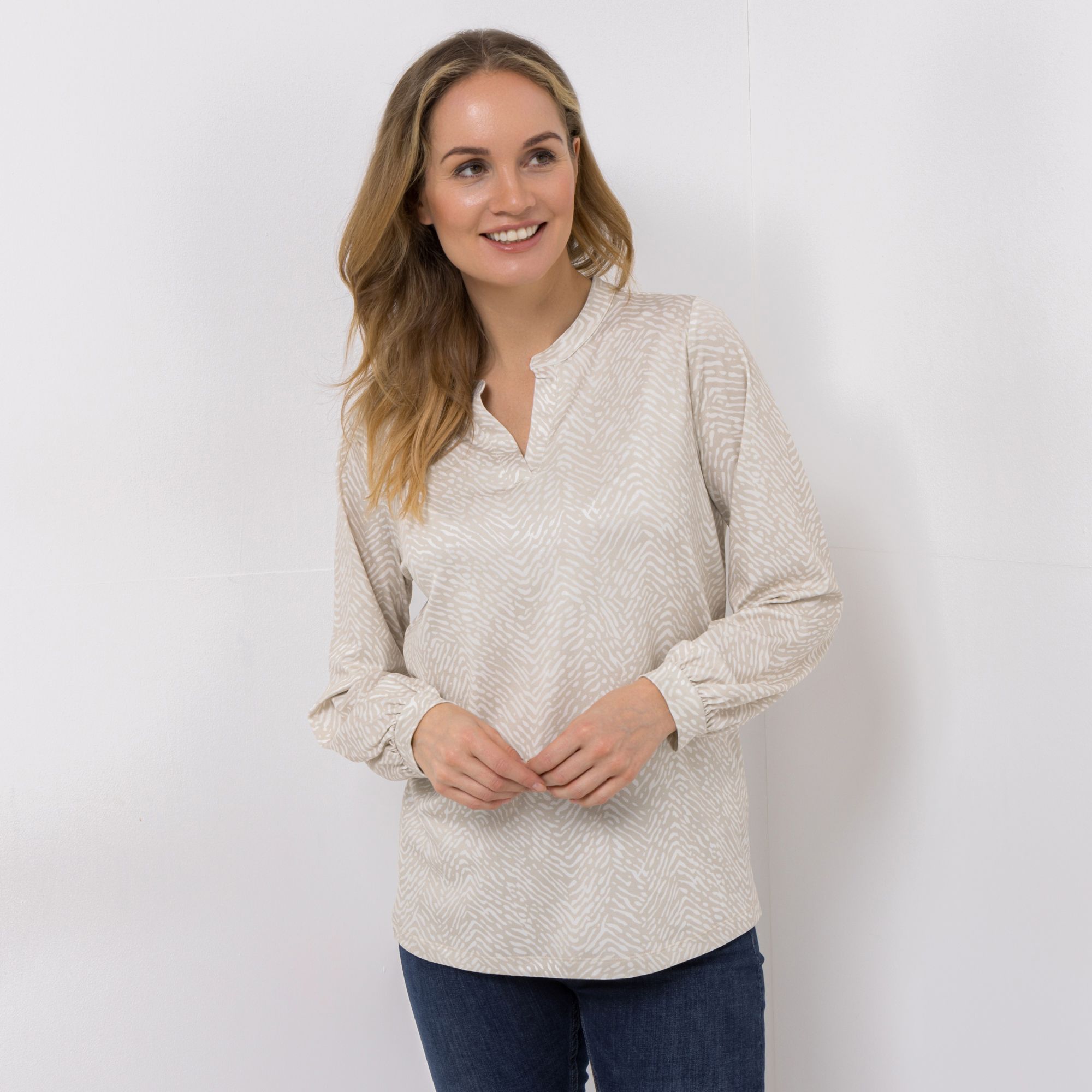 VIA MILANO Bluse, 1/1-Arm Serafino-Ausschnitt Allover-Print figurumspielend