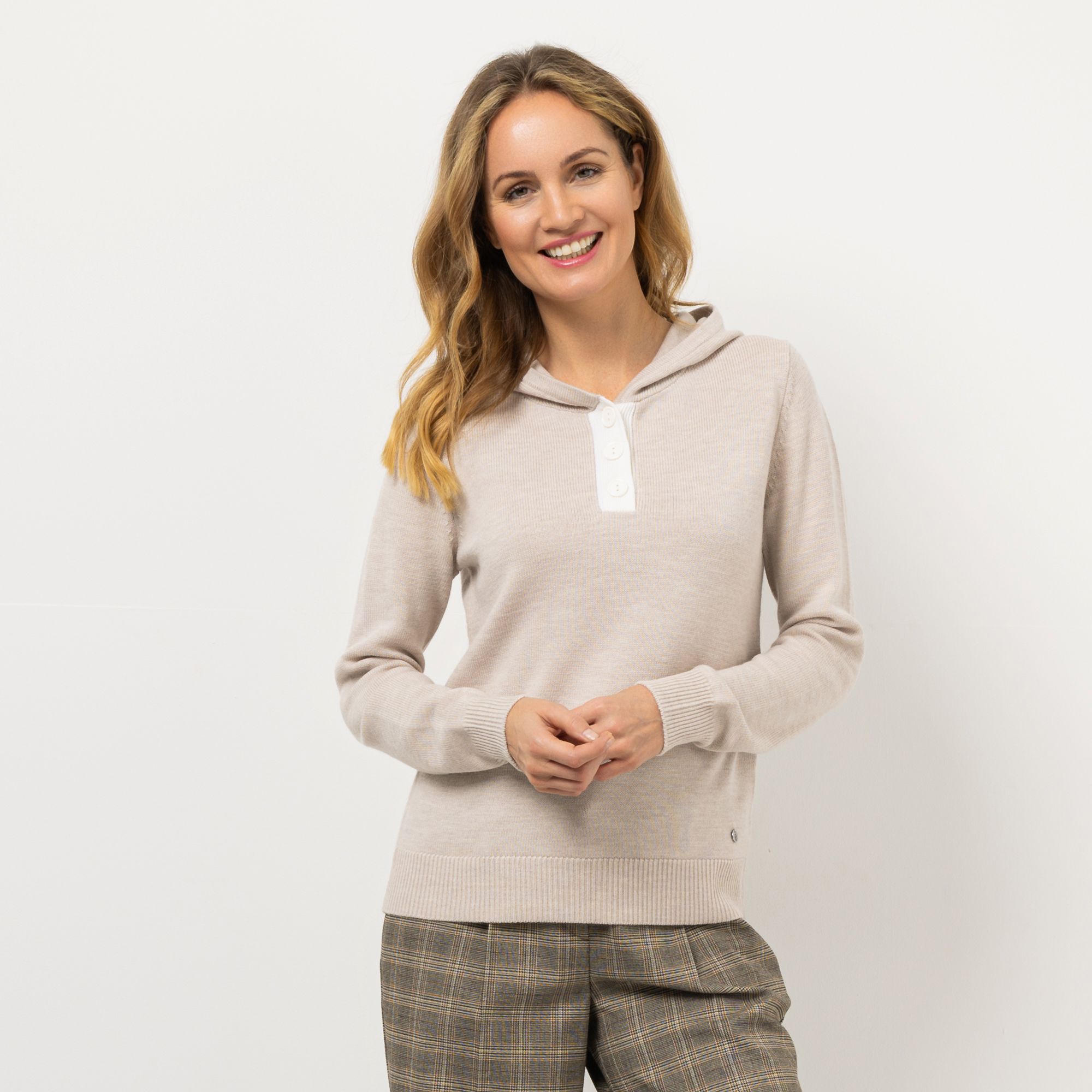 STRANDFEIN Pullover mit Kapuze Kontrastknopfleiste figurumspielend