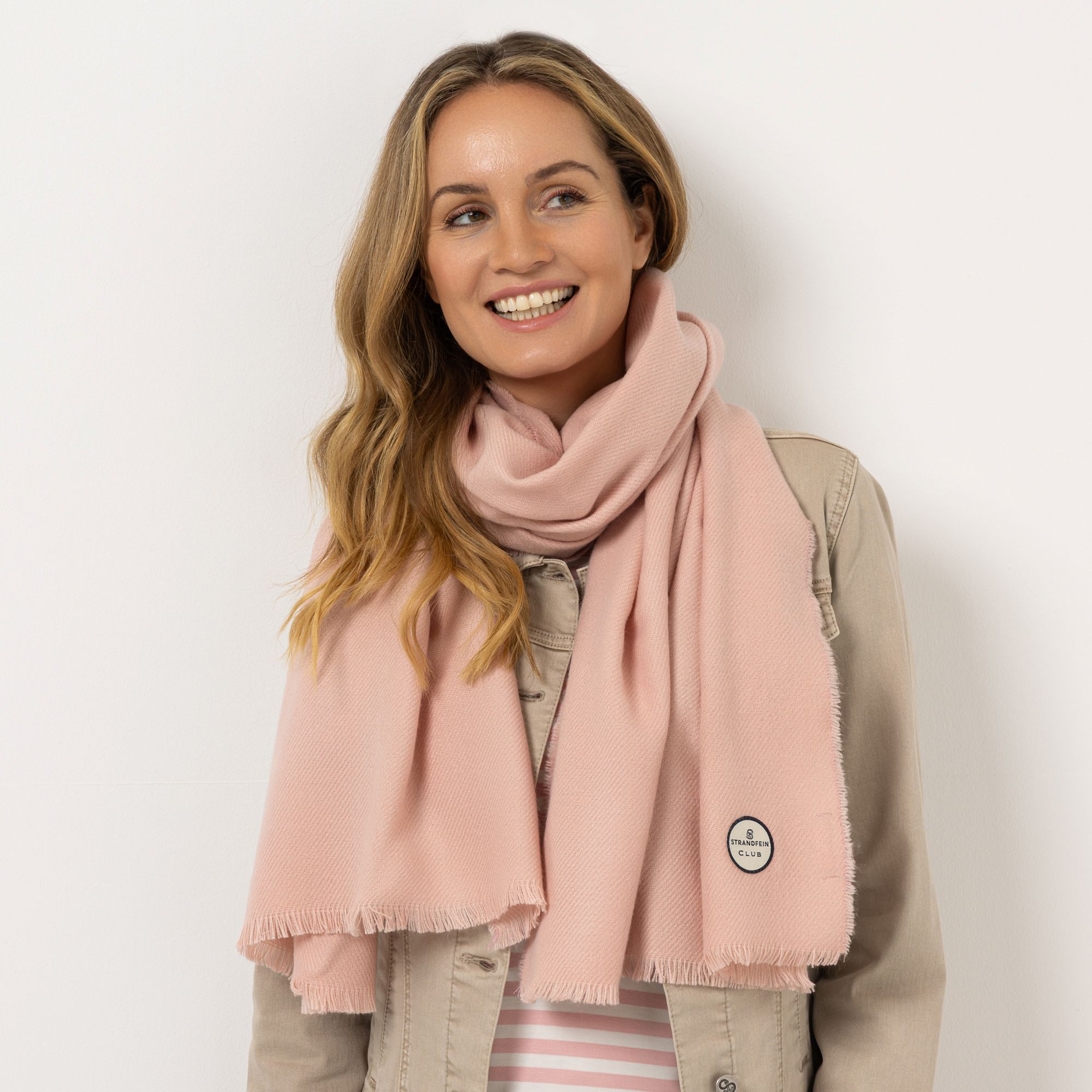STRANDFEIN Schal uni Logo-Patch ca. 60x180