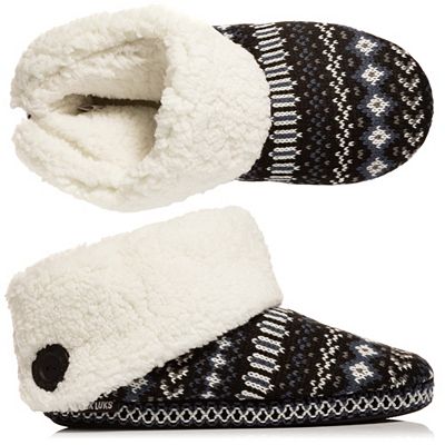 MUK LUKs Damen-Hausschuhe weich gefüttert Profilsohle Knopfdetail