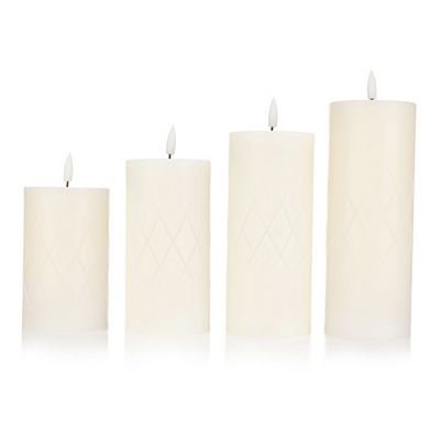 ELAMBIA 4 LED-Kerzen Rauten-Bordüre Flamme Luma, Timer Höhe 15cm - 22,5cm