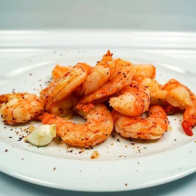 DIE RÄUCHEREI Garnelen in erlesenen Kräutern, schonend gegart, tiefgefroren Inhalt 2x 200g