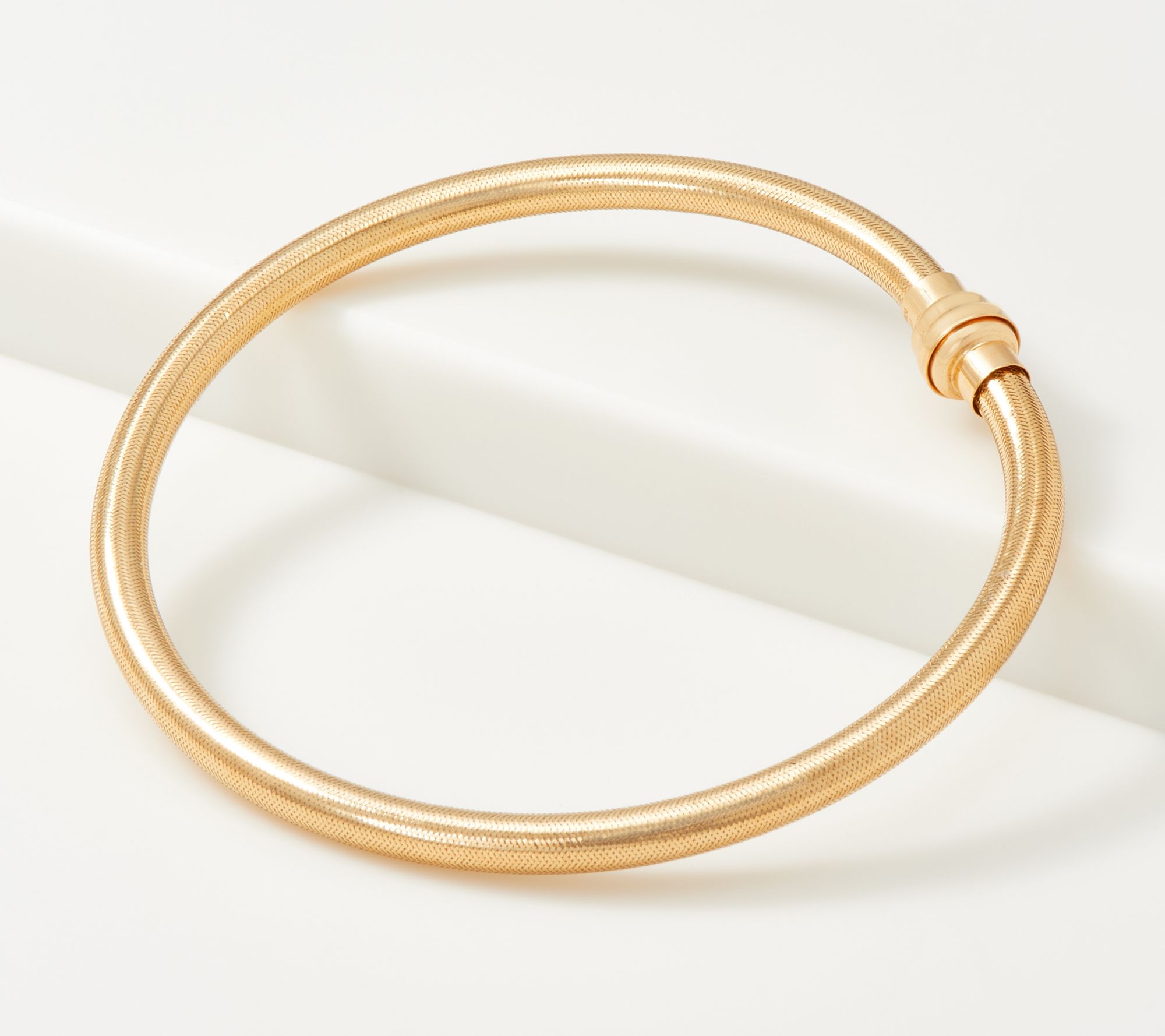 Italian Gold 14K Gold Magnetic Omega Mesh Bracelet