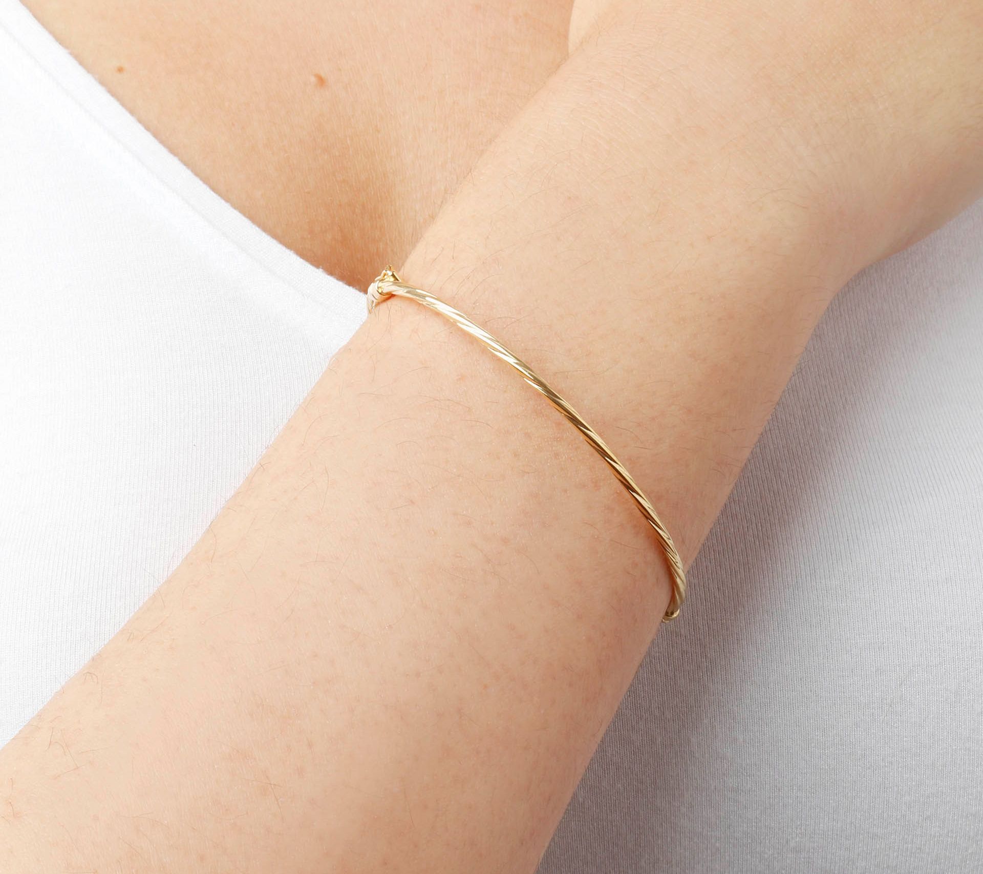 Italian Gold Twisted Hinged Bangle, 18K