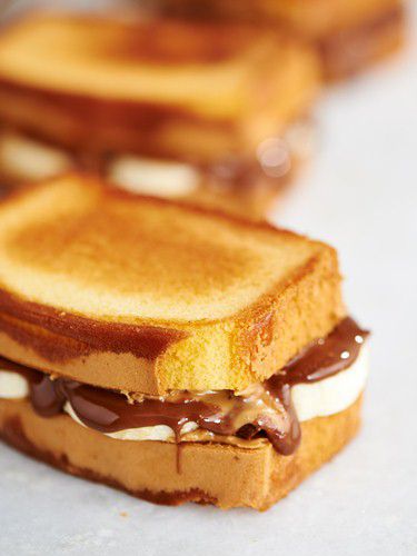 Chocolate PB&B Sandwich