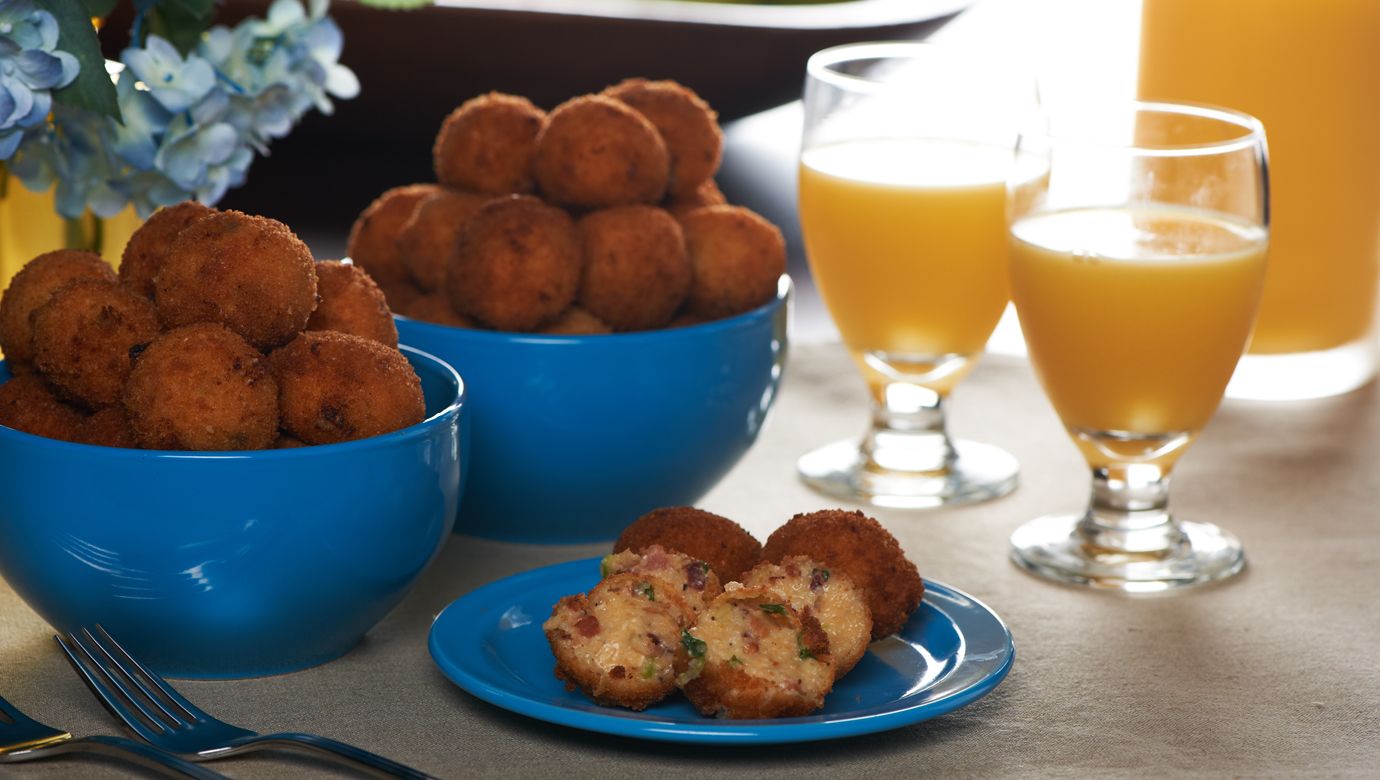 Breakfast Poppers with Grits and Bacon