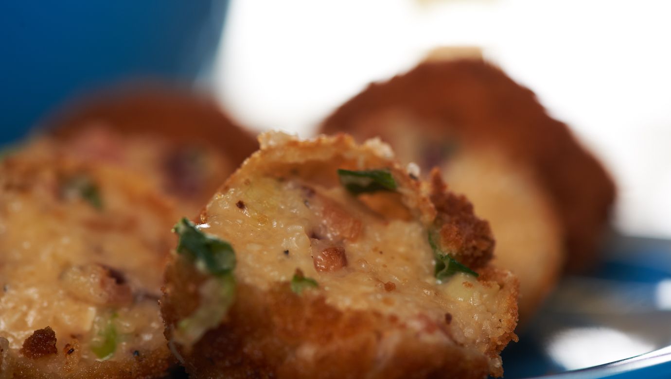 Breakfast Poppers with Grits and Bacon