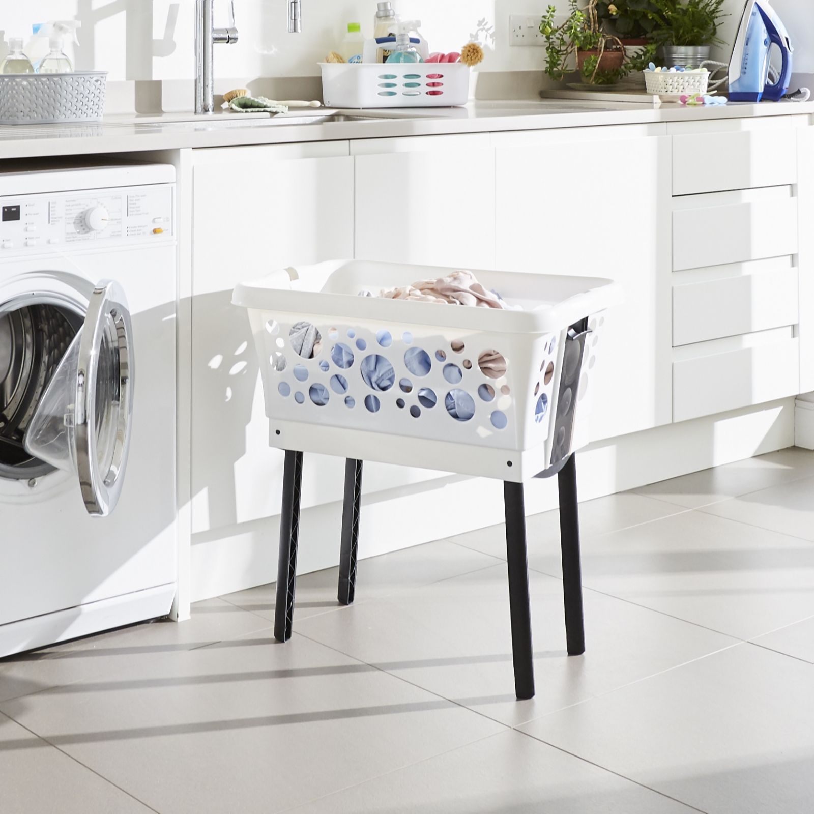 Lakeland Laundry on Legs with Pegs QVC UK