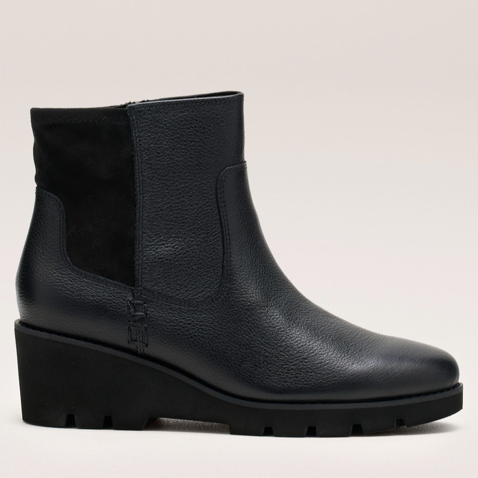 Vionic Black Leather Asteria Ariana Wedge Boot
