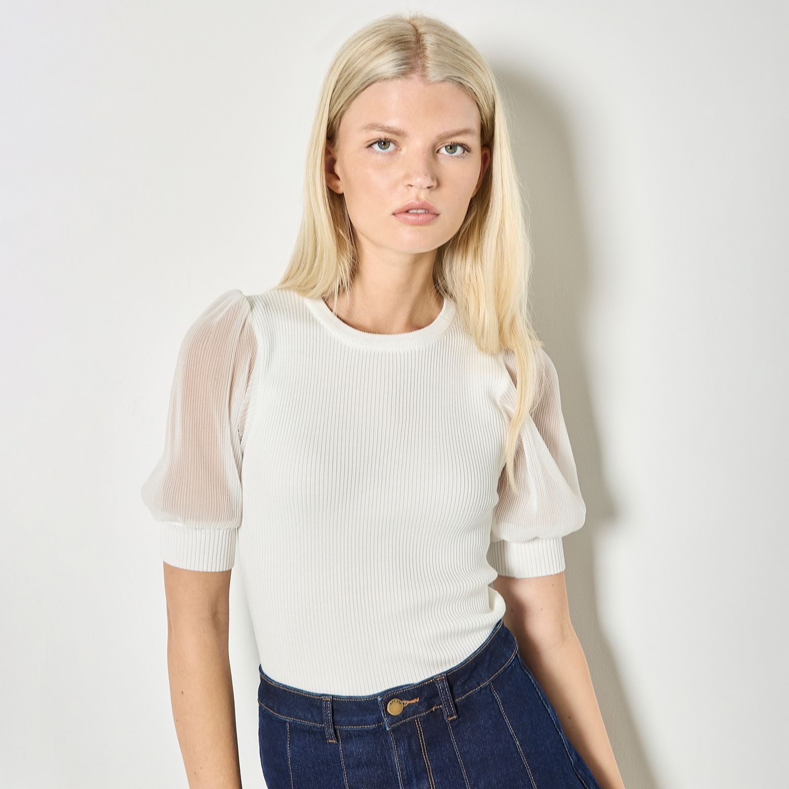 Apricot White Plisse Sleeve Rib Knit Top