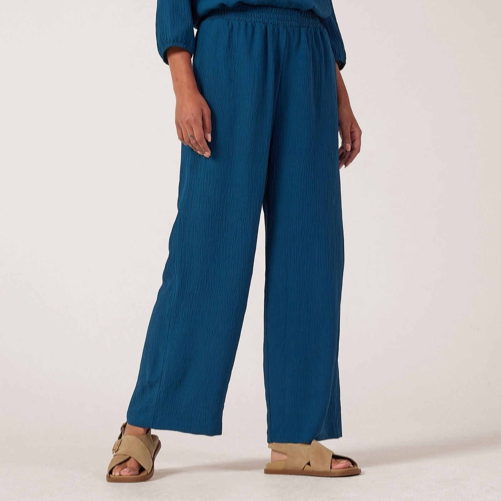 Kim & Co Crinkle Poplin Wide Leg Leah Petite Trousers with Pockets women's
