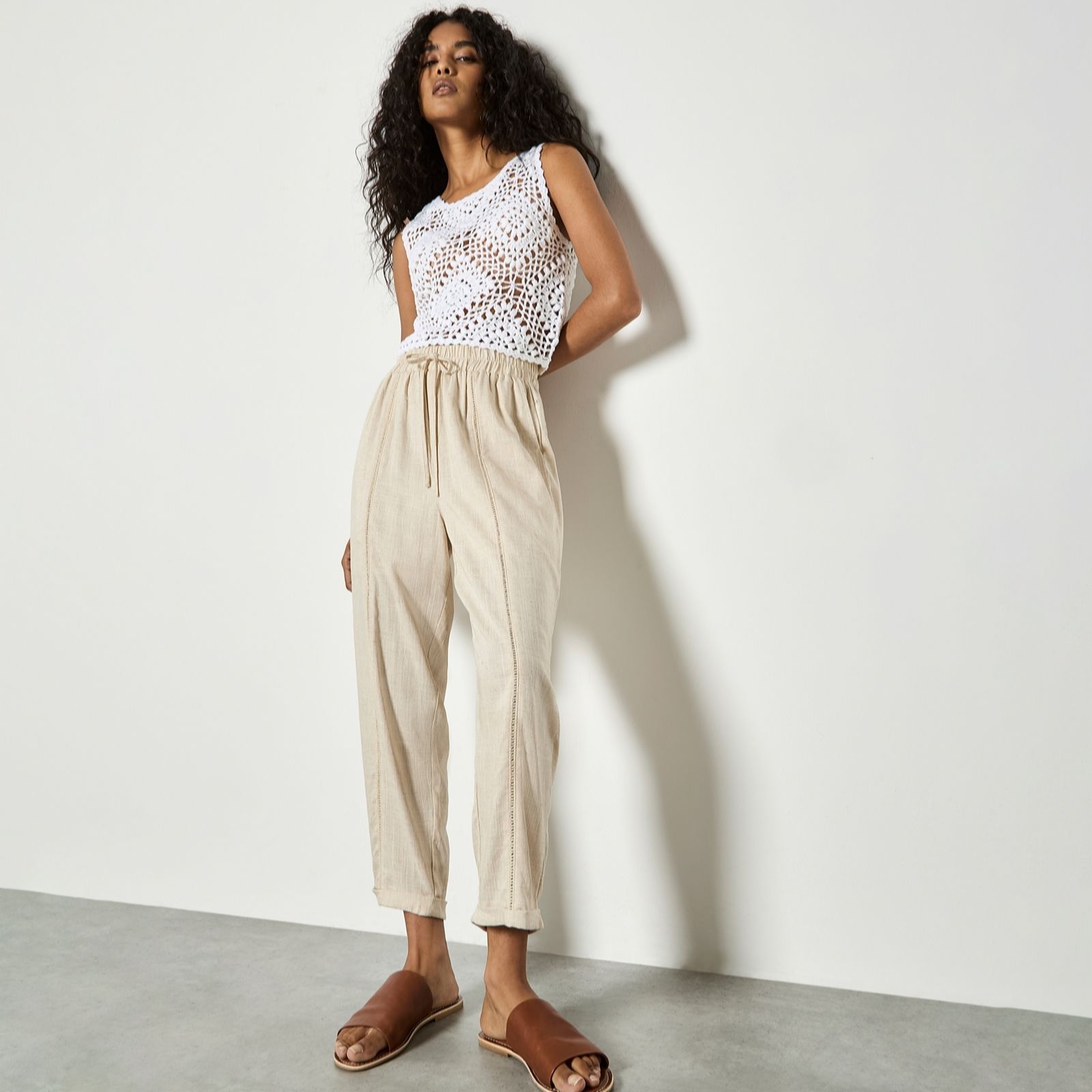 Apricot Women's Ladder Lace Insert Linen Blend Joggers in Navy | Size: 18
