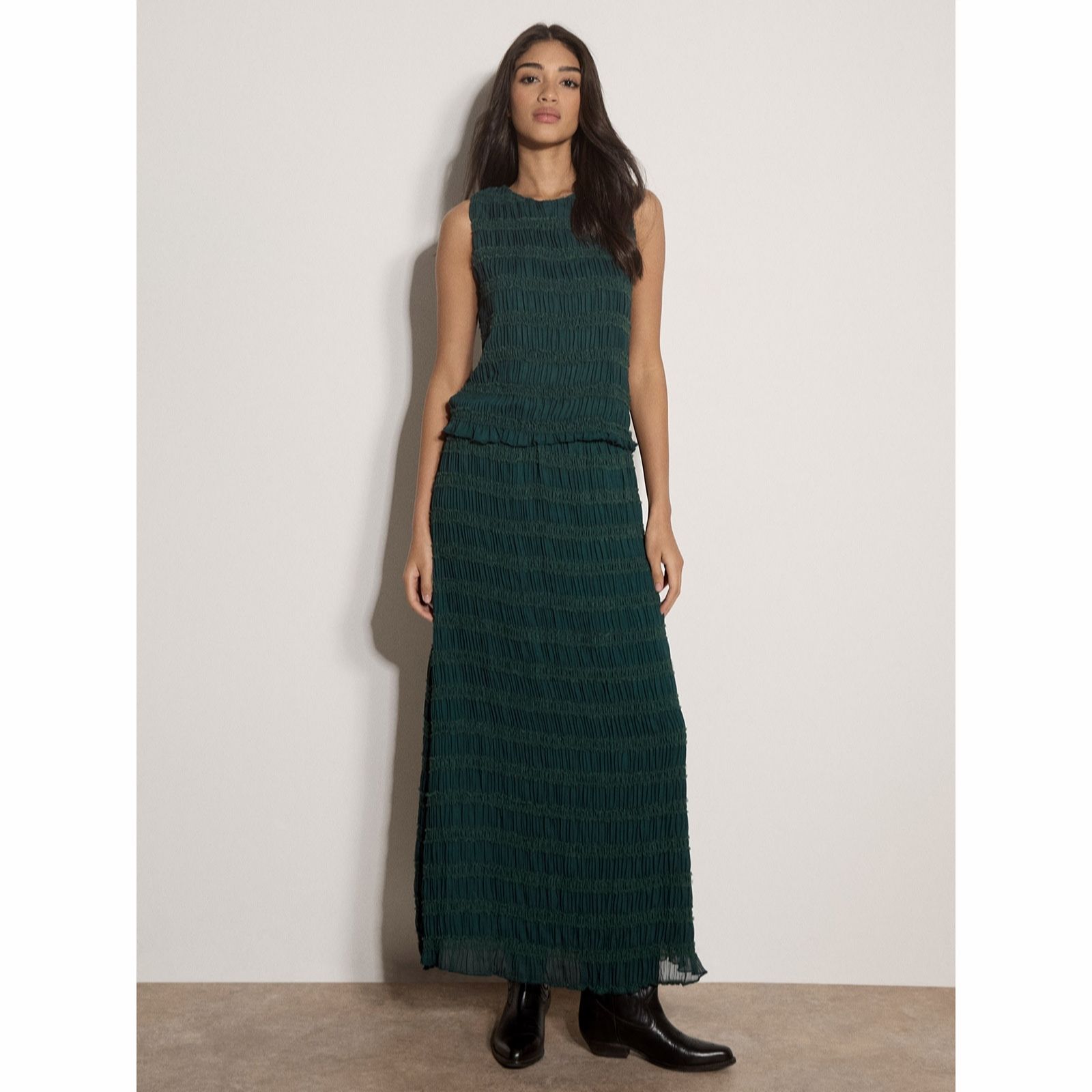 Apricot Women's Ruched Chiffon Maxi Skirt in Green | Size: 18