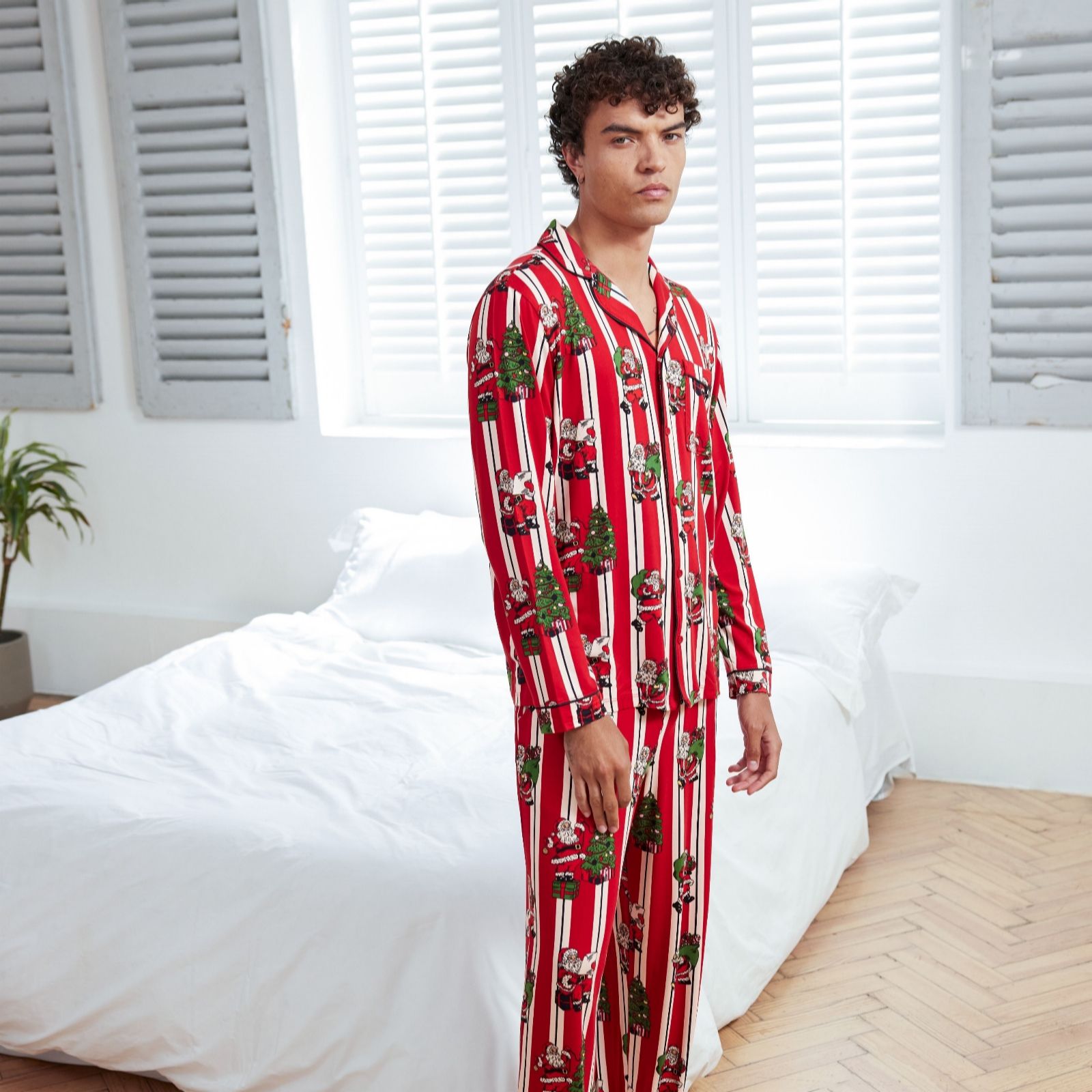 Chelsea Peers Family PJ Vintage Santa Mens