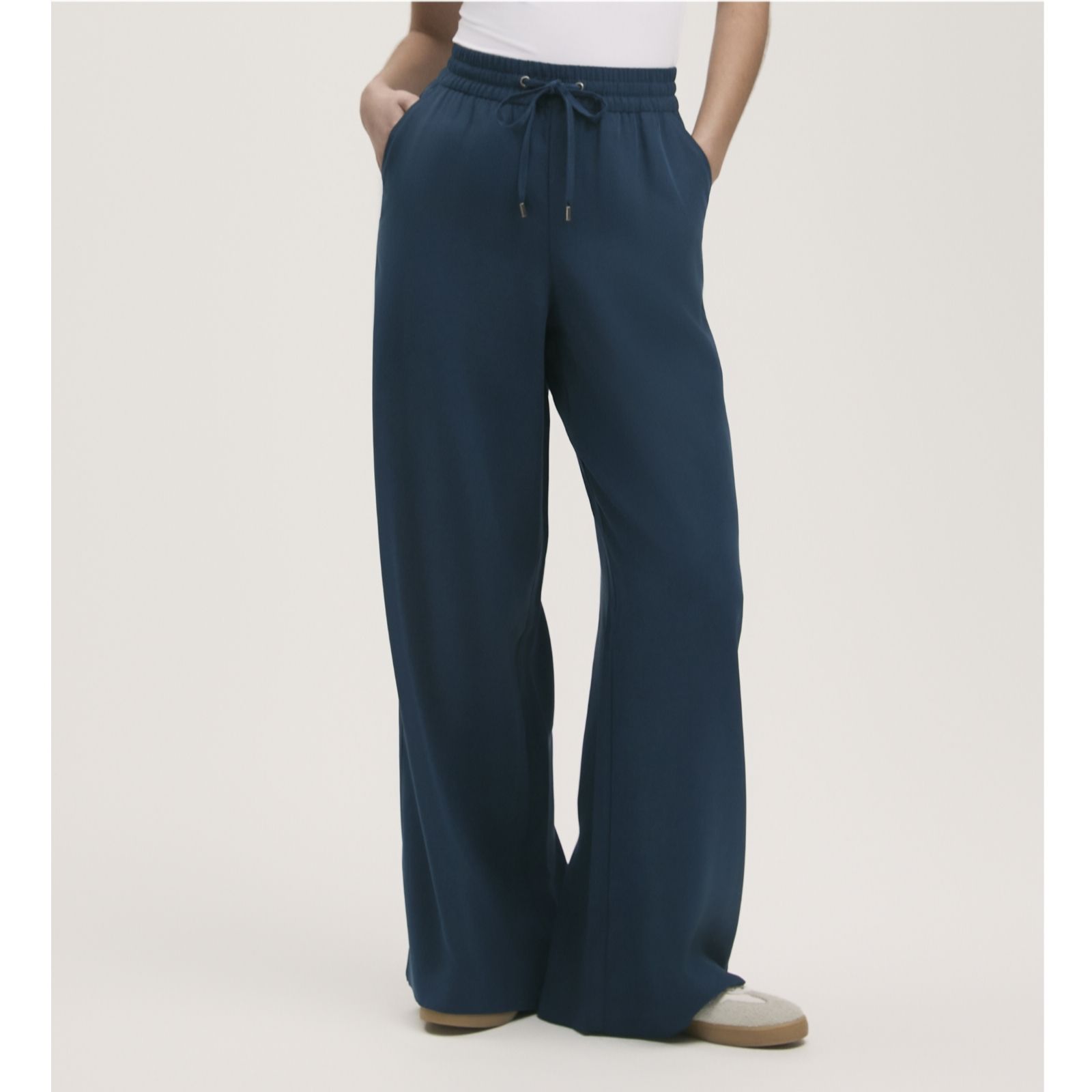 Finery London Dixie Rayon Trouser with Stretch Waist Short women's