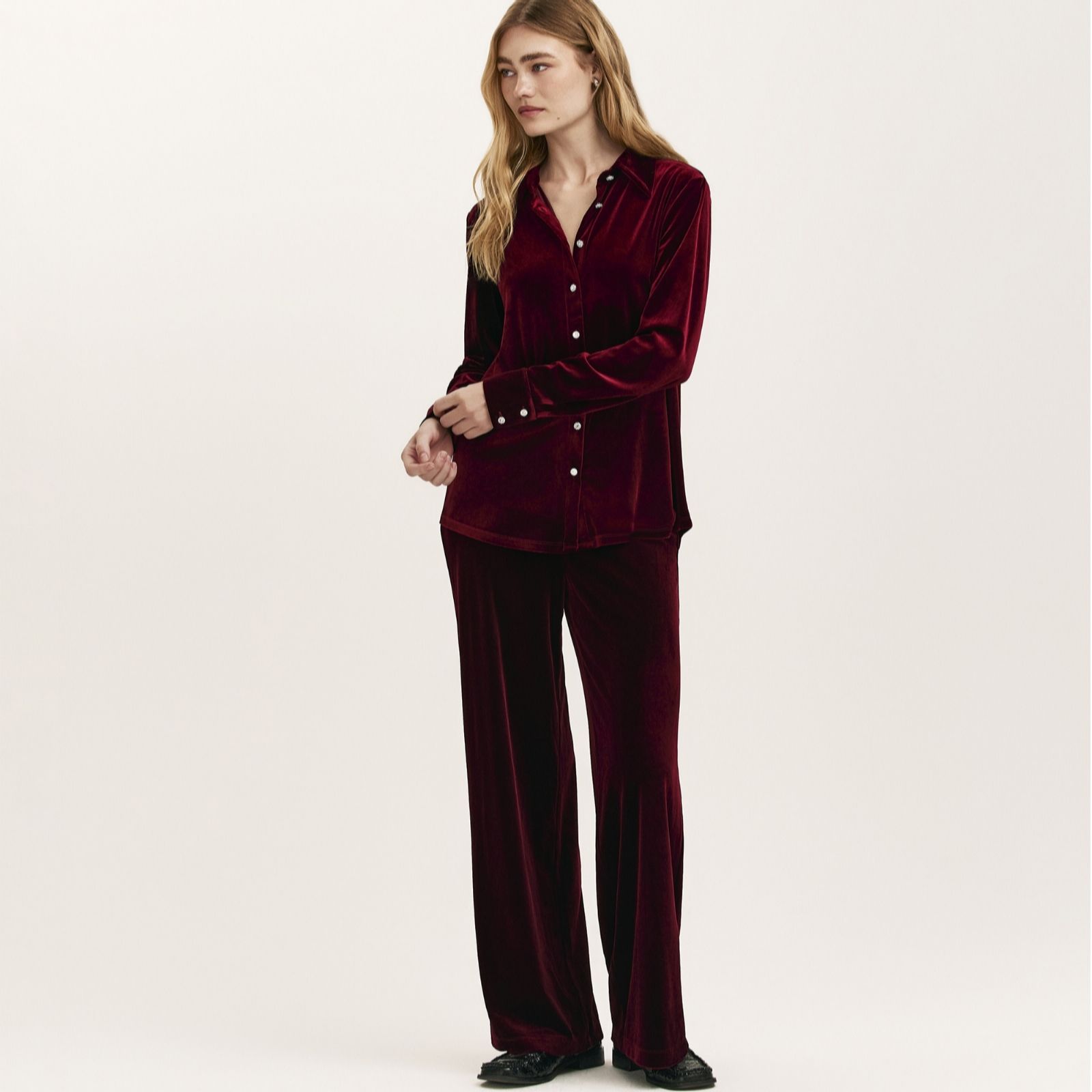 Finery London Kenzie Velvet Trouser Short women's
