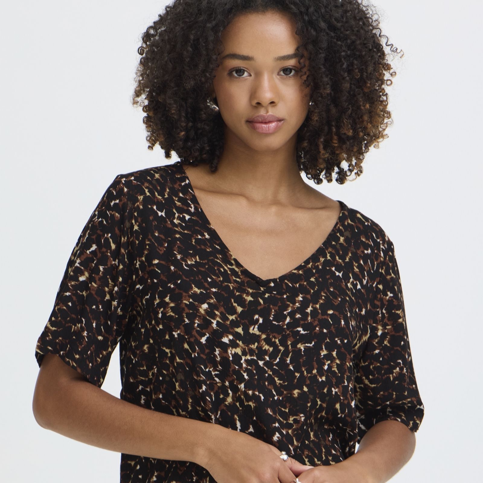Ichi Leopard Print Marrakech V-Neck Printed Short Sleeve Top