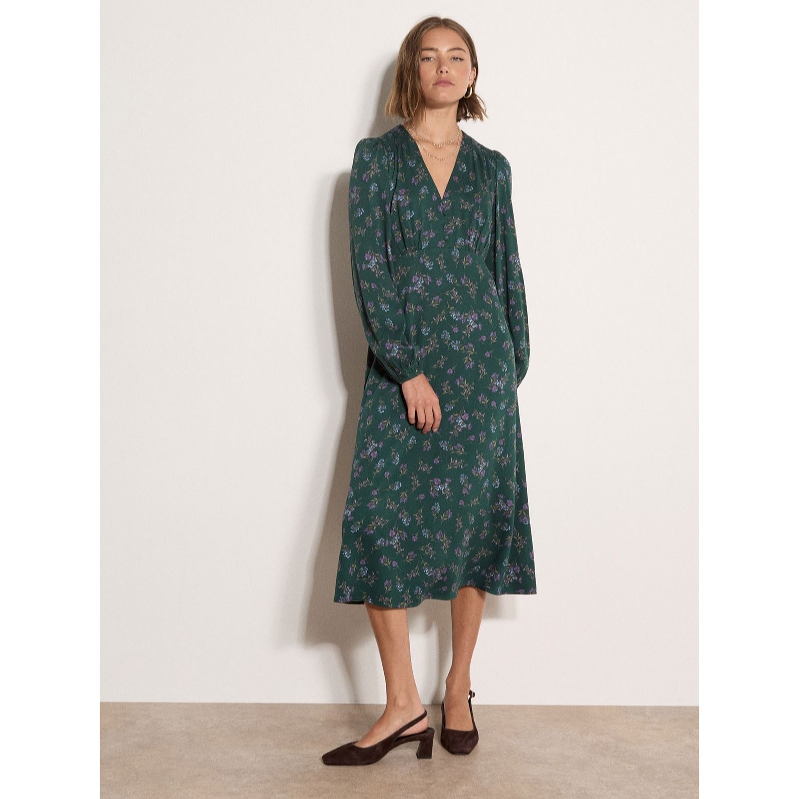 Apricot Women's Floral Print Midi Dress in Green | Size: 18