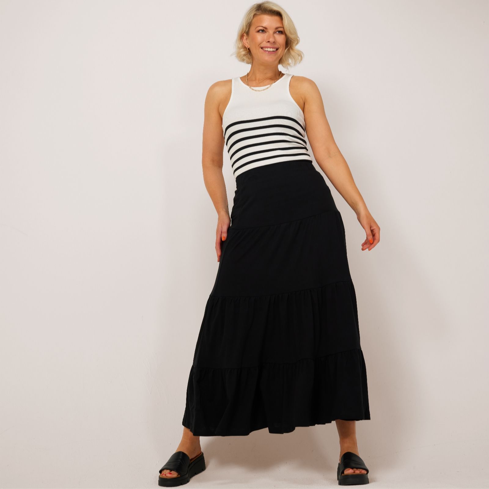 Only Simple Tiered Maxi Skirt