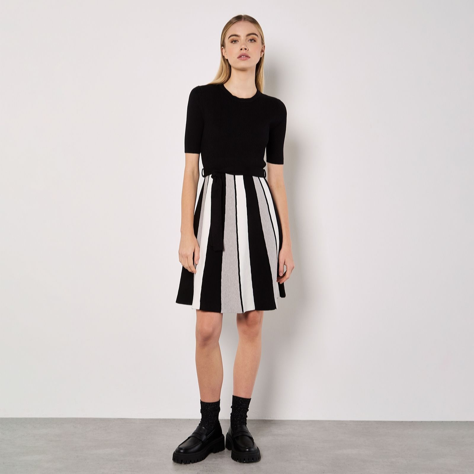 Apricot Women's Monochrome Stripe Knitted Mini Dress in Black | Size: 18
