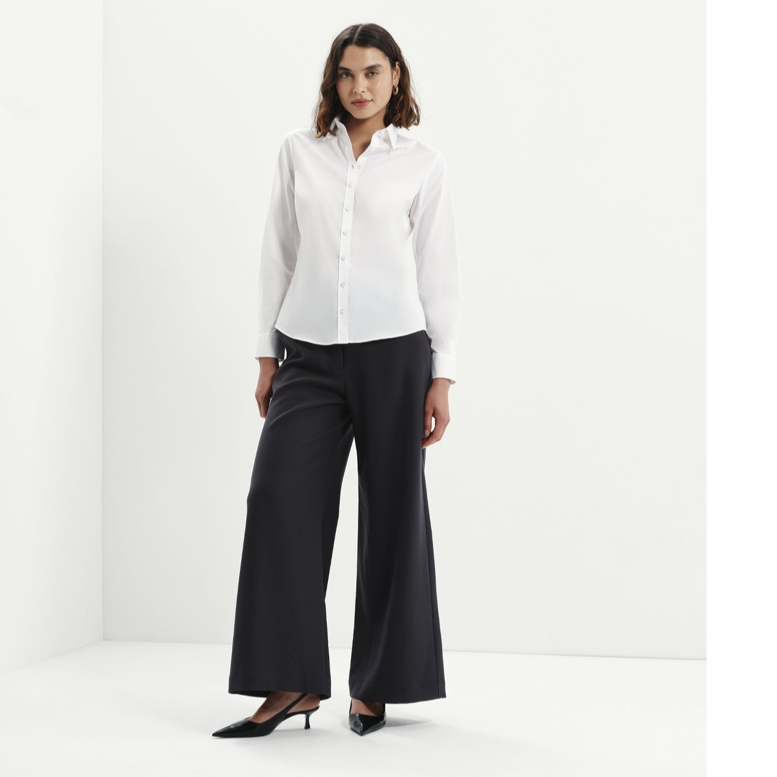 Finery London Women's Molly Cotton Shirt in Cool White | Size: 8 - Image 3