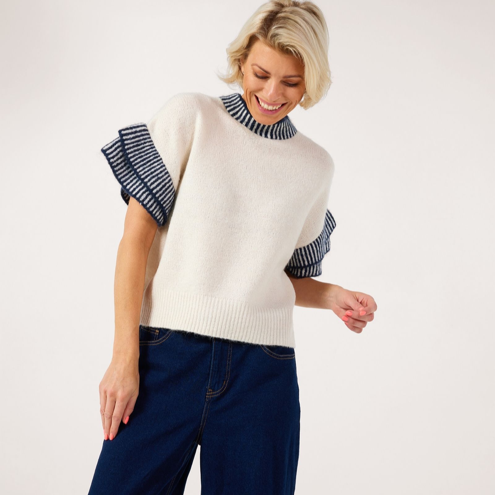YAS Telo Contrast Knitted Vest women's