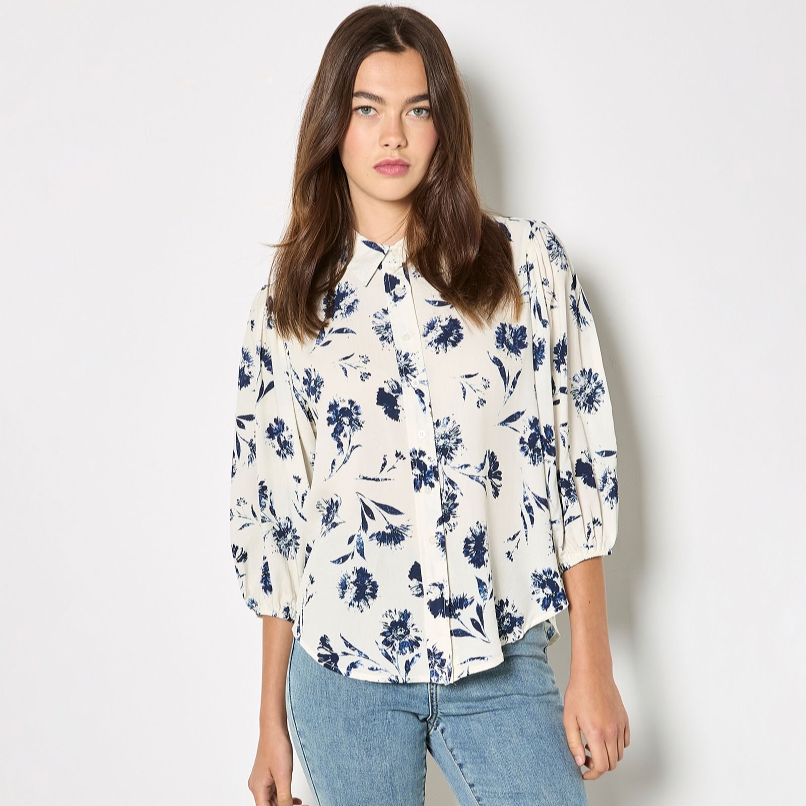 Apricot Women's Cream Pressed Daisy Volume Sleeve Shirt
