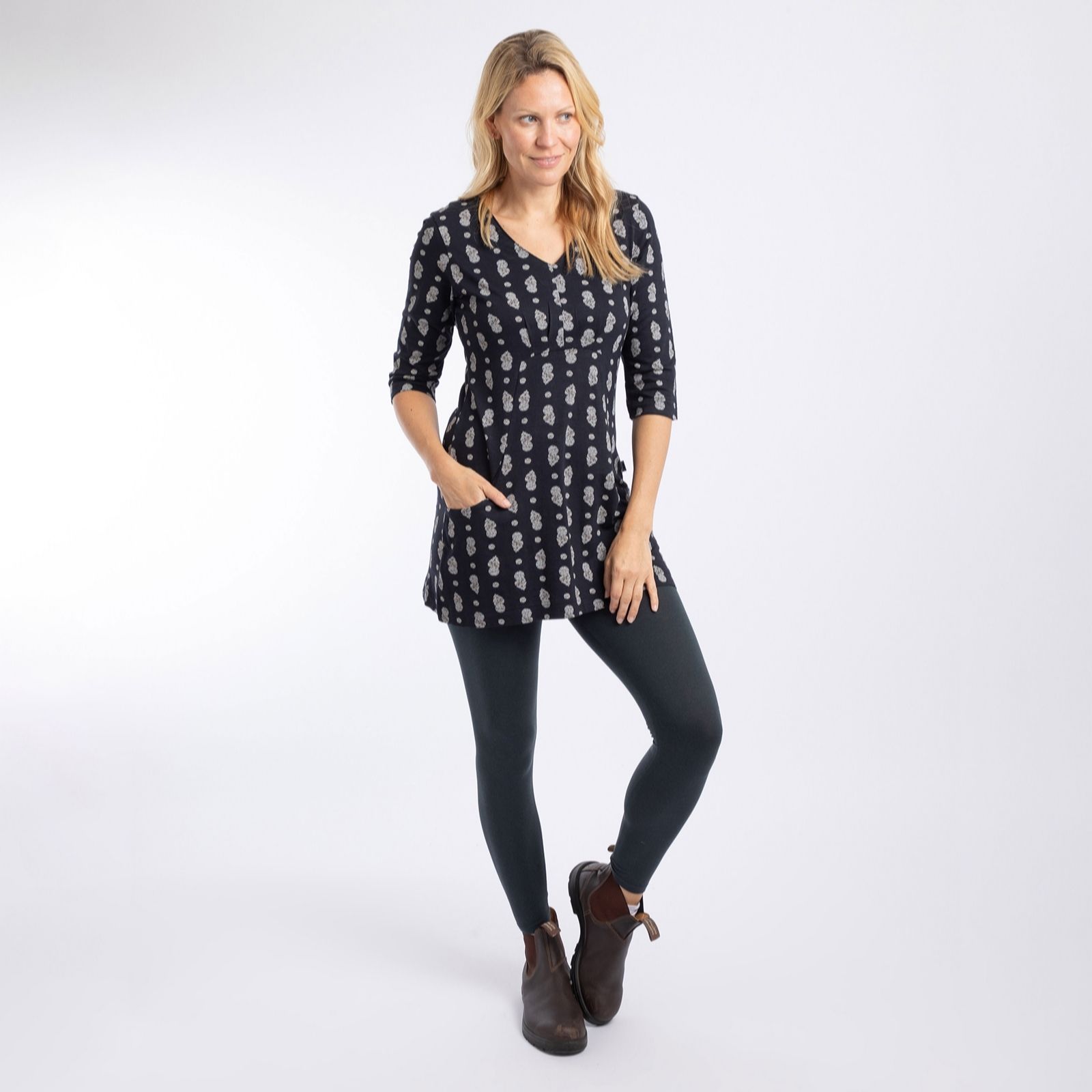 Weird Fish Women's Arielle Printed Jersey 3/4 Sleeve Tunic in Dark Blue | Size: 18