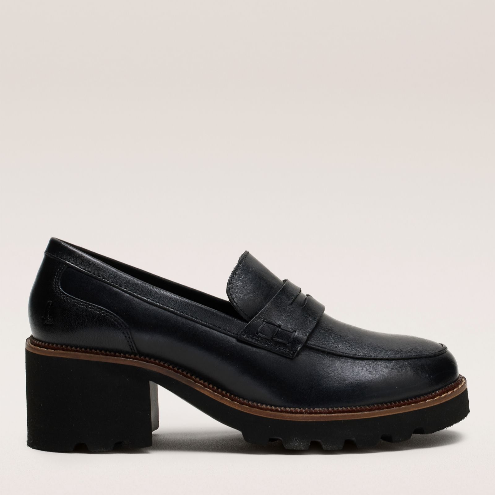 Hush Puppies Women's Black Giavanna Loafer