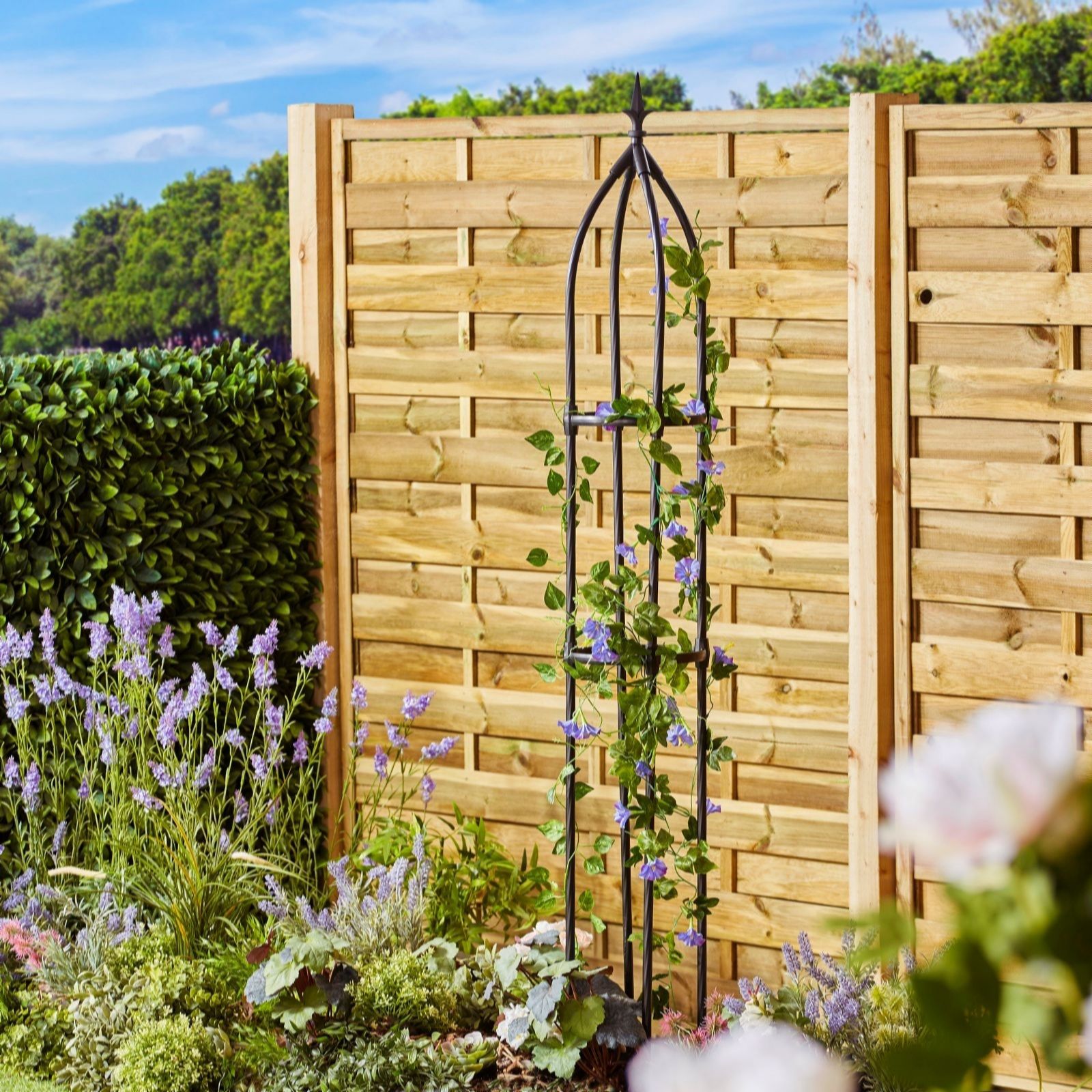 Thompson & Morgan Black Metal Garden Obelisk 1.7m x 2