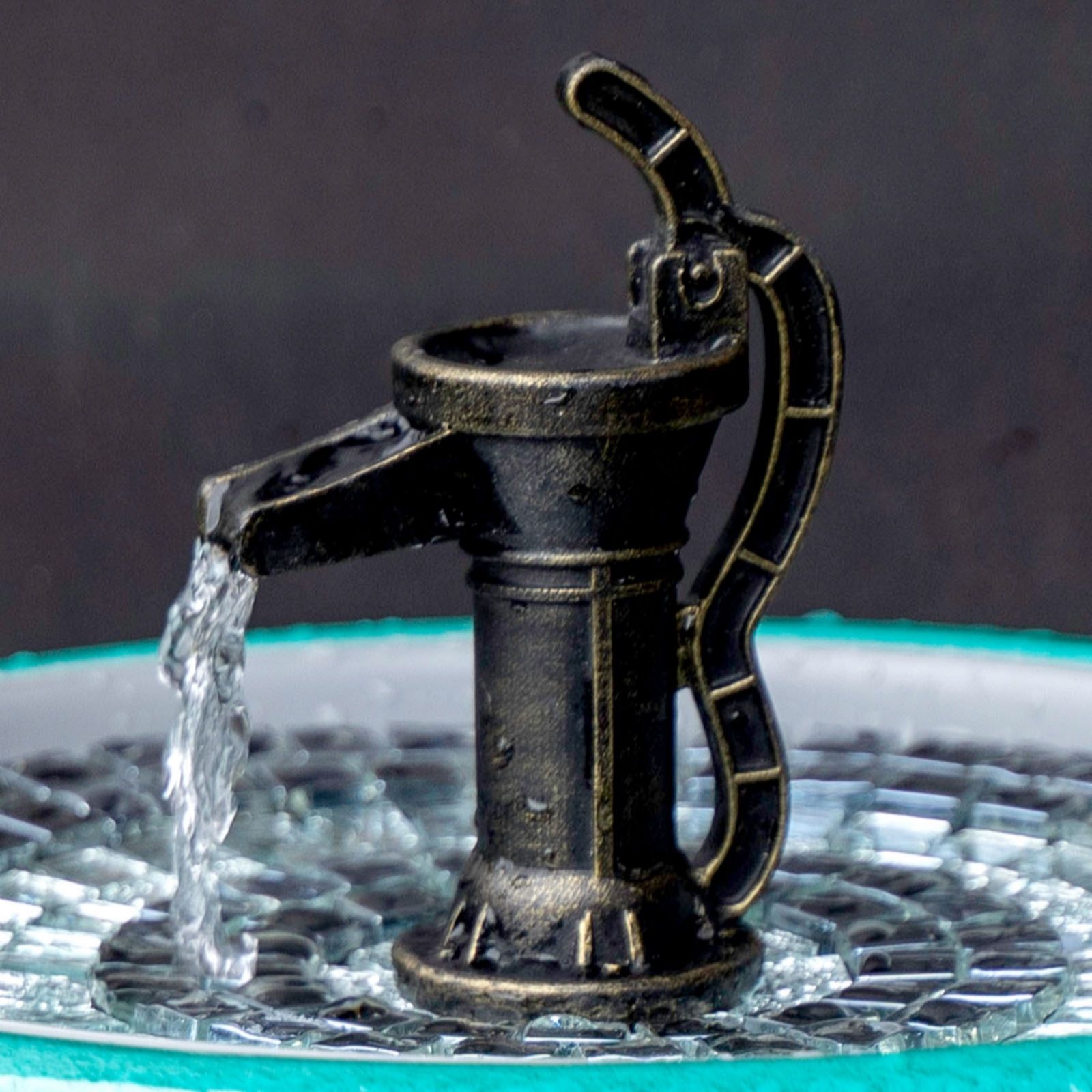 Hydria Rustic Pump