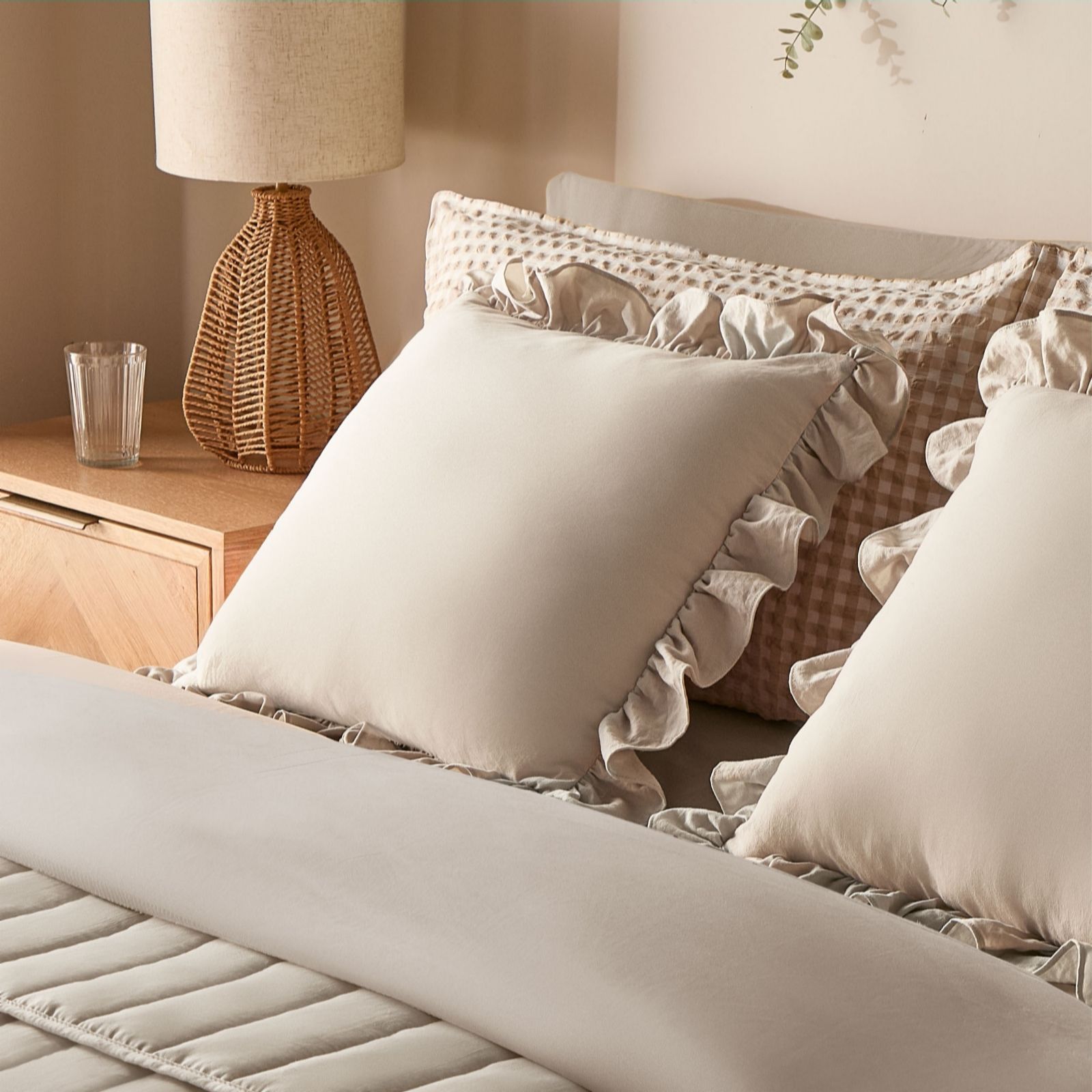 Silentnight Supersoft Ruffle Cushion - Green