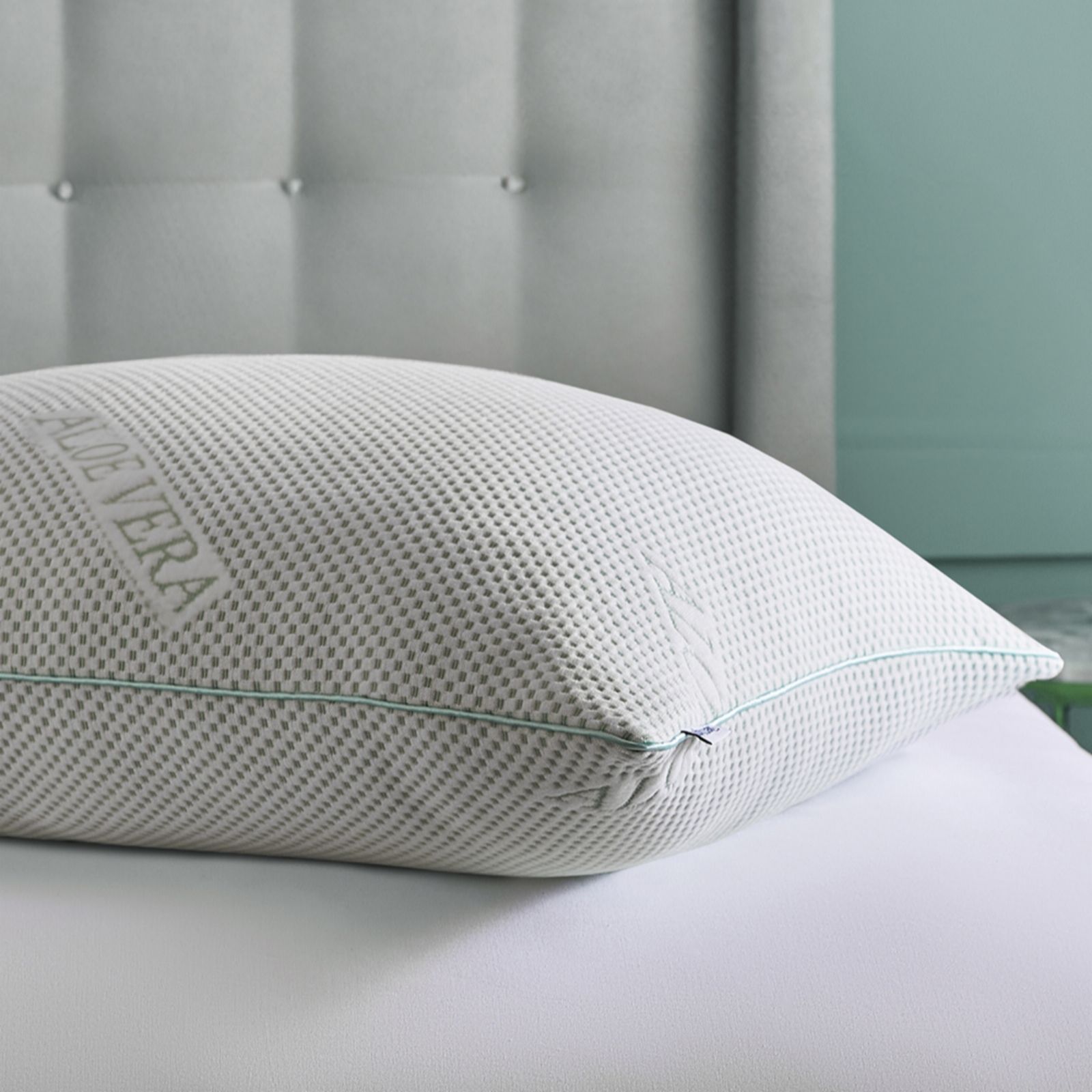 Silentnight Wellbeing Collection Aloe Vera Pillow