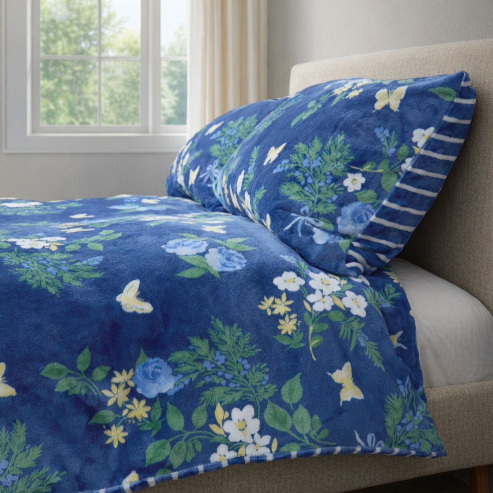 Cozee Home Velvetsoft Butterfly Floral 3 Piece Duvet Set