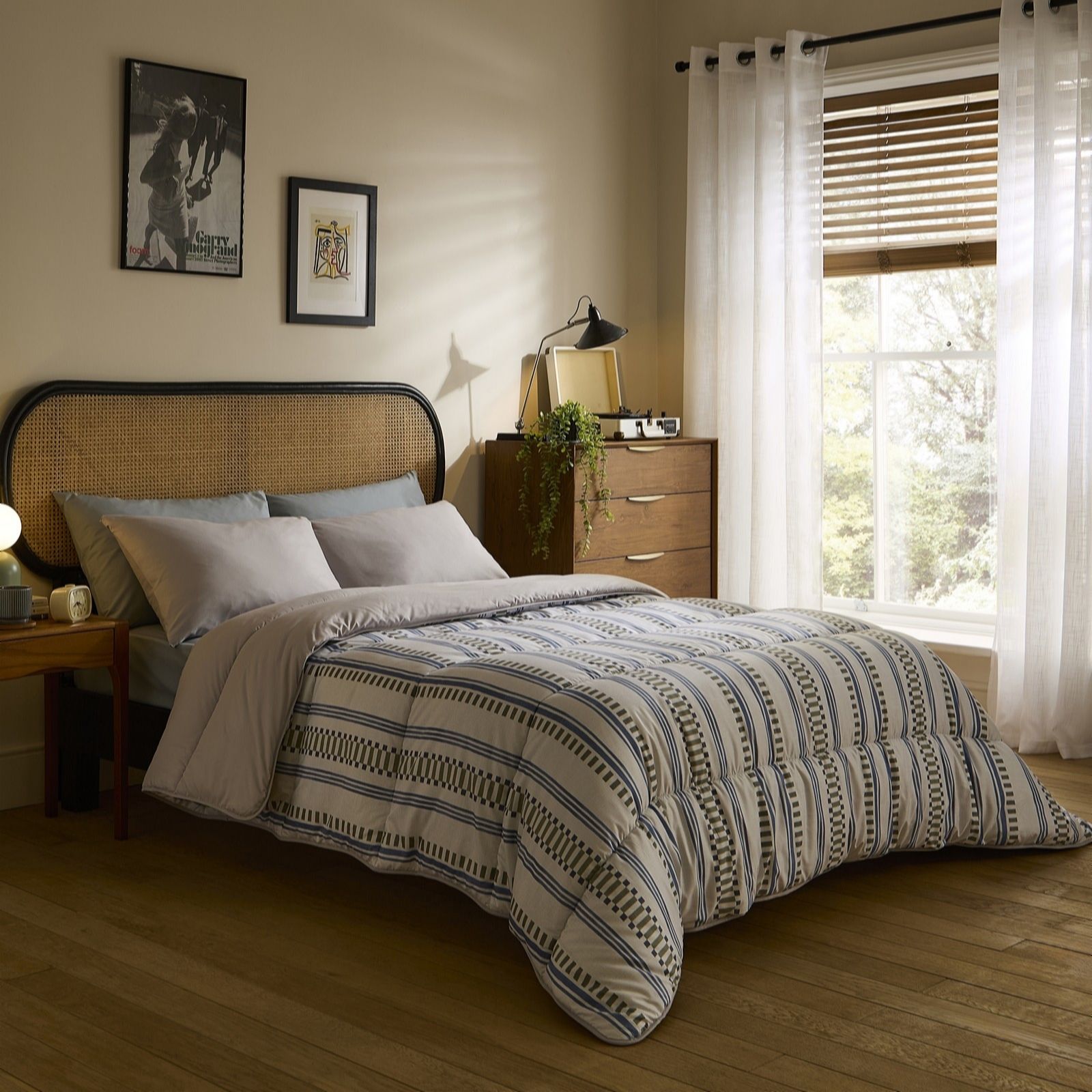 Night Lark Scandi Stripes 10.5 Tog Coverless Duvet & Pillowcase Bundle