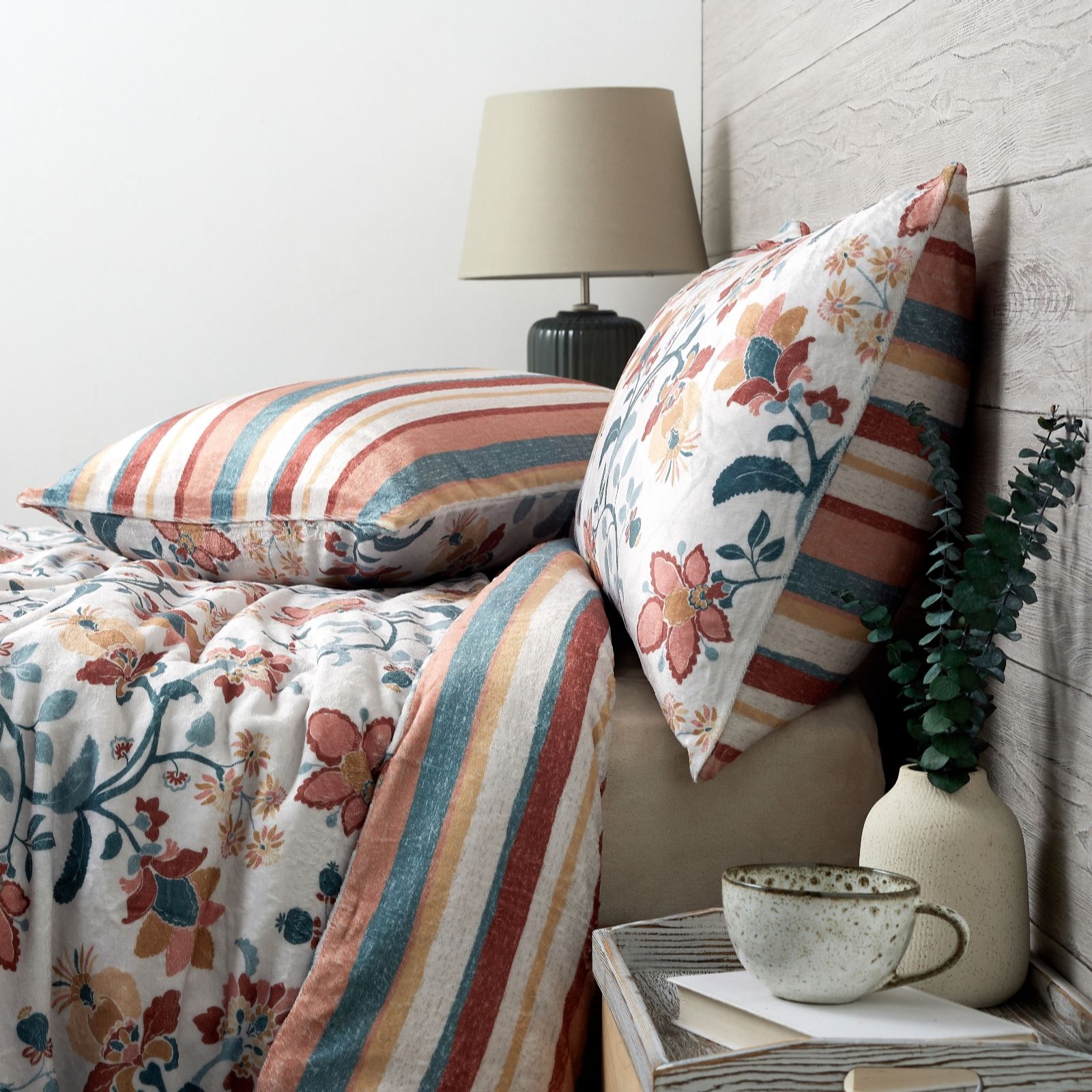 Cozee Home Floral Stripe Reversible Velvetsoft 3 Piece Duvet Set
